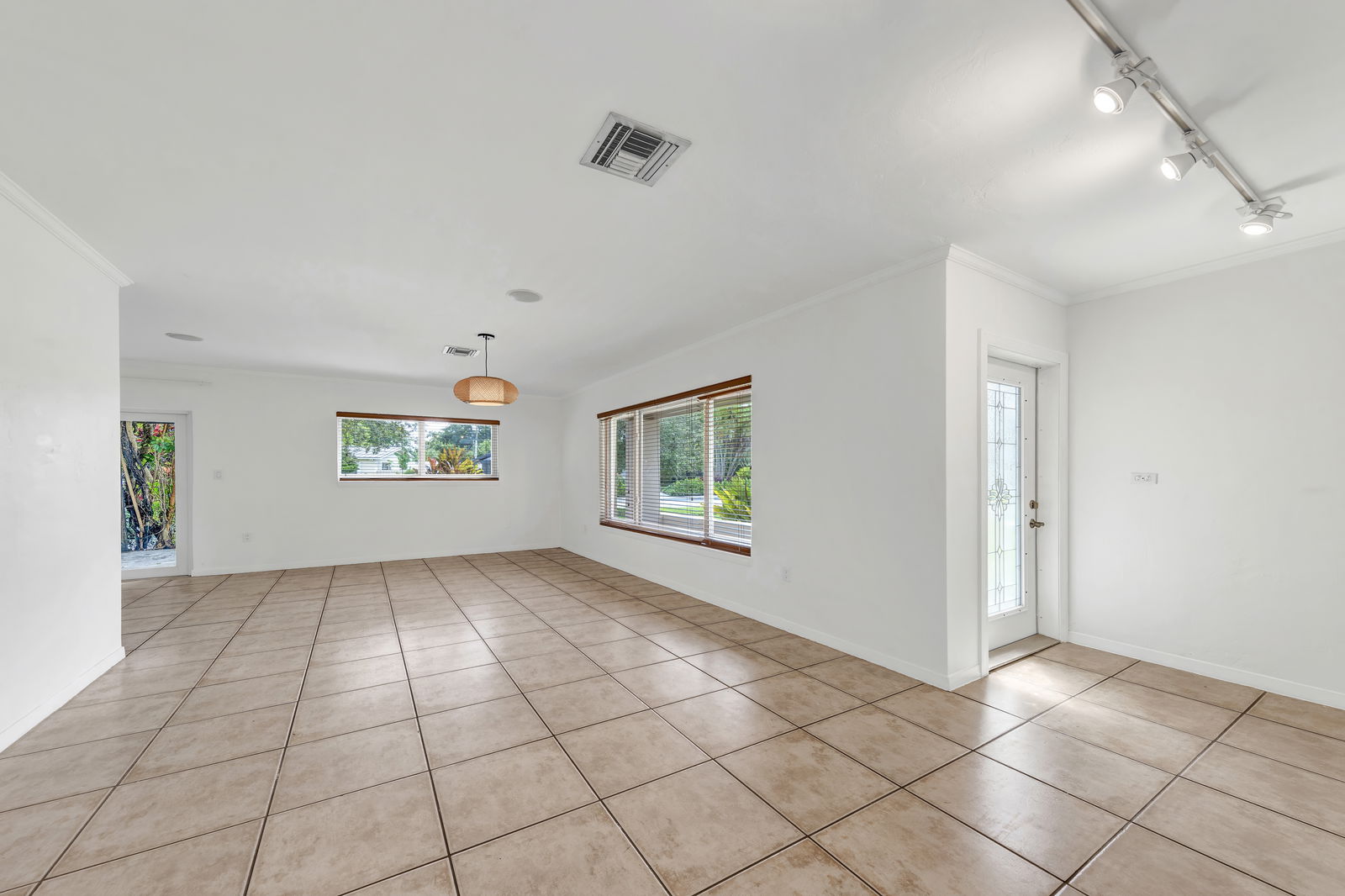 Gallery Image 0