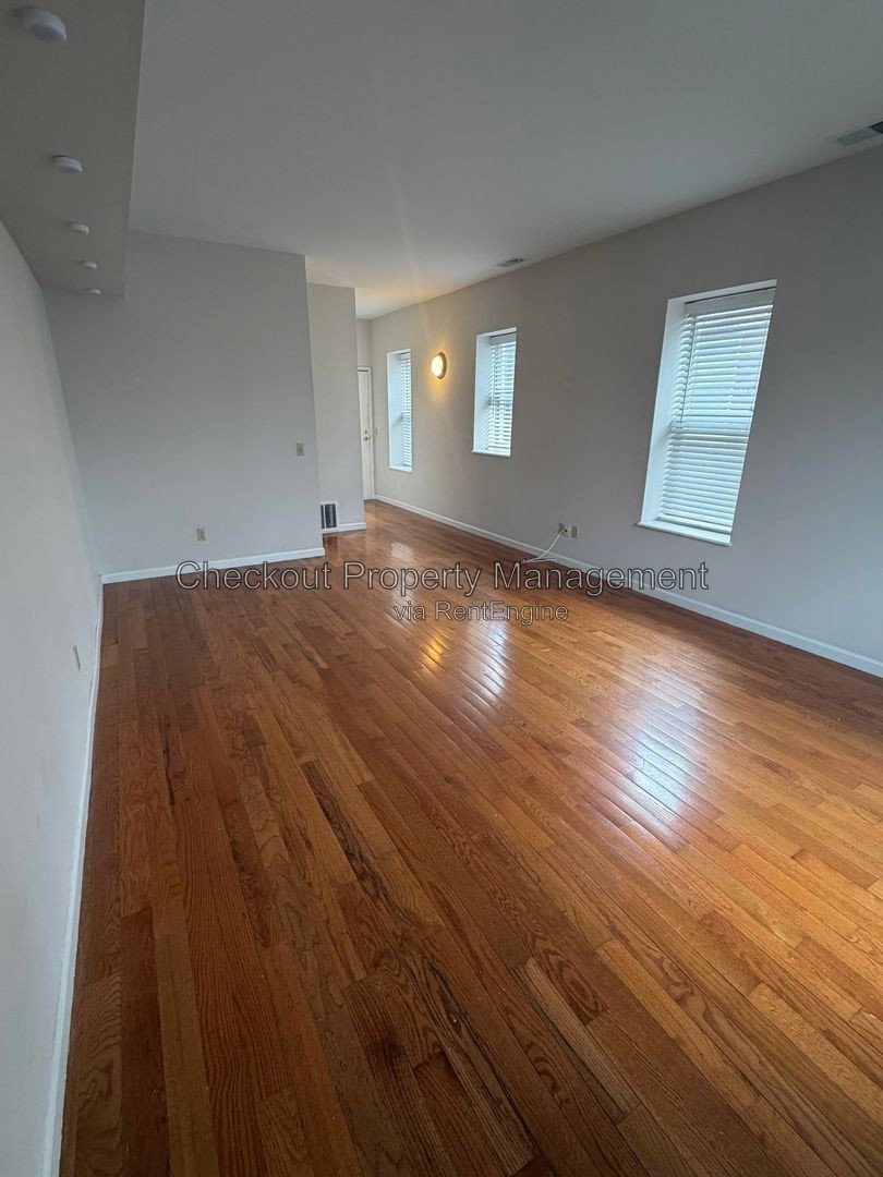 Gallery Image 13