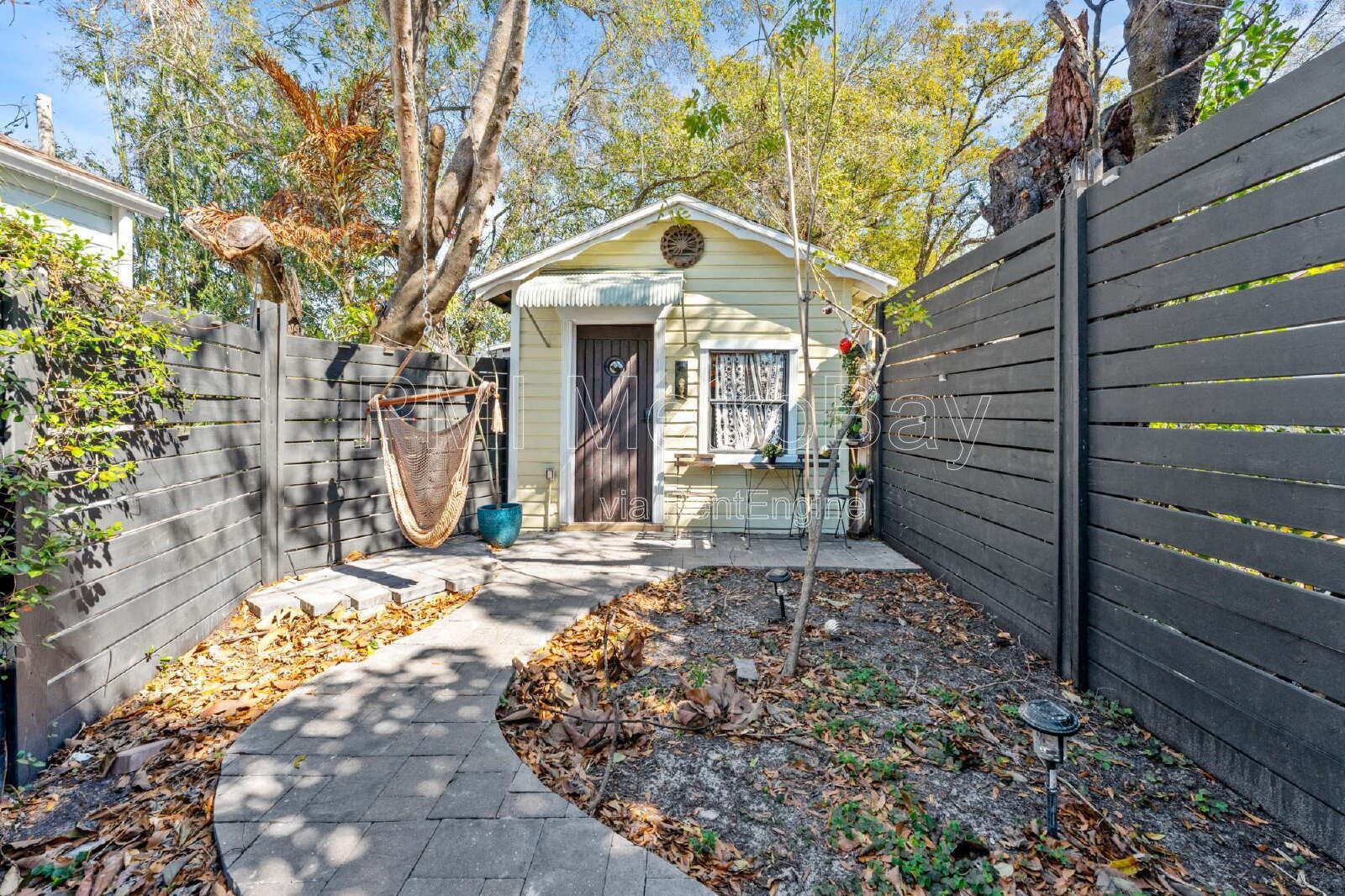 Gallery Image 0