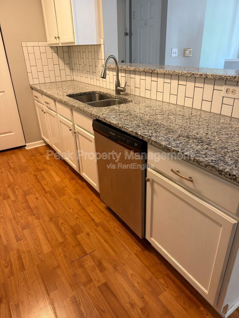 Gallery Image 16