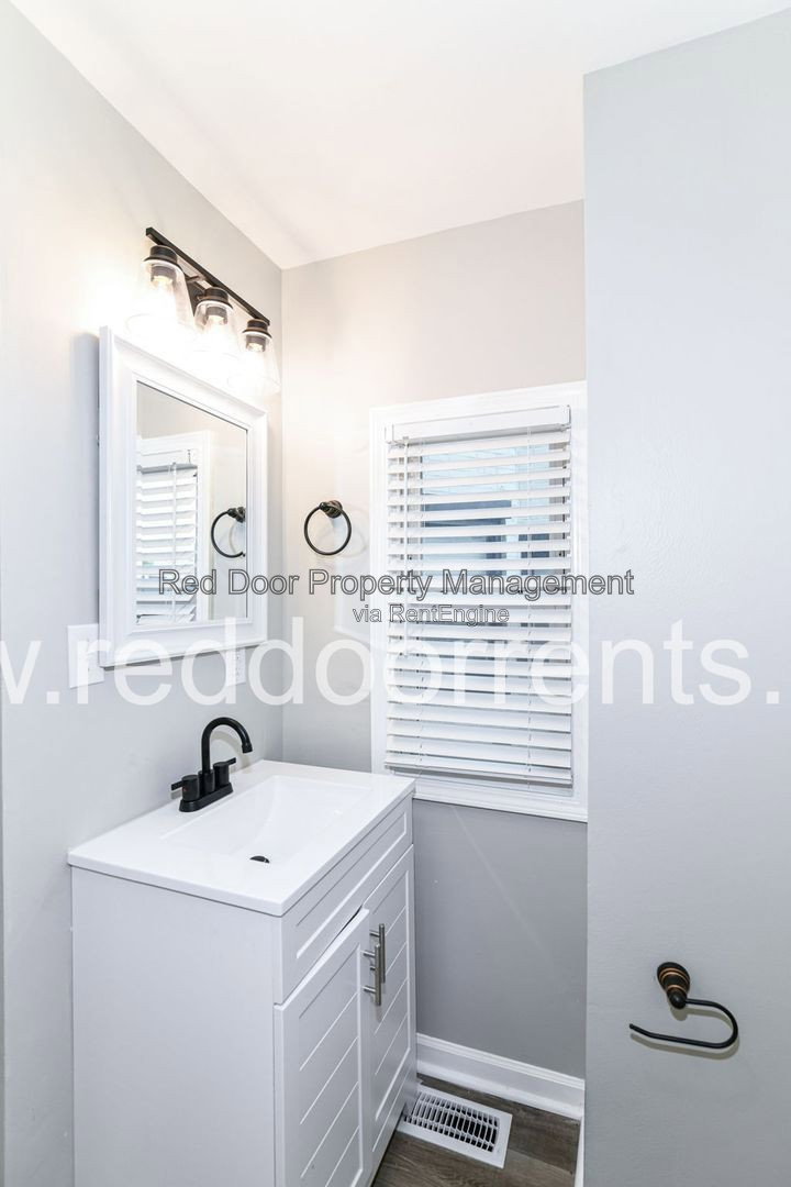 Gallery Image 16