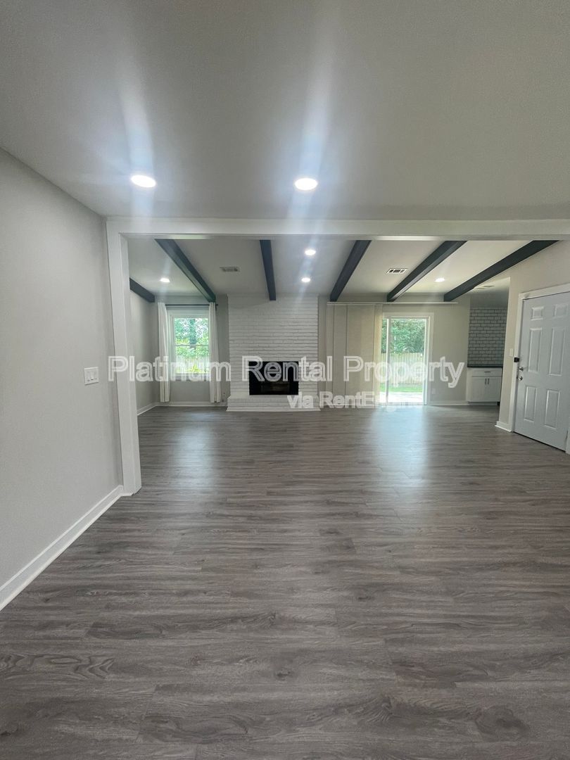 Gallery Image 16