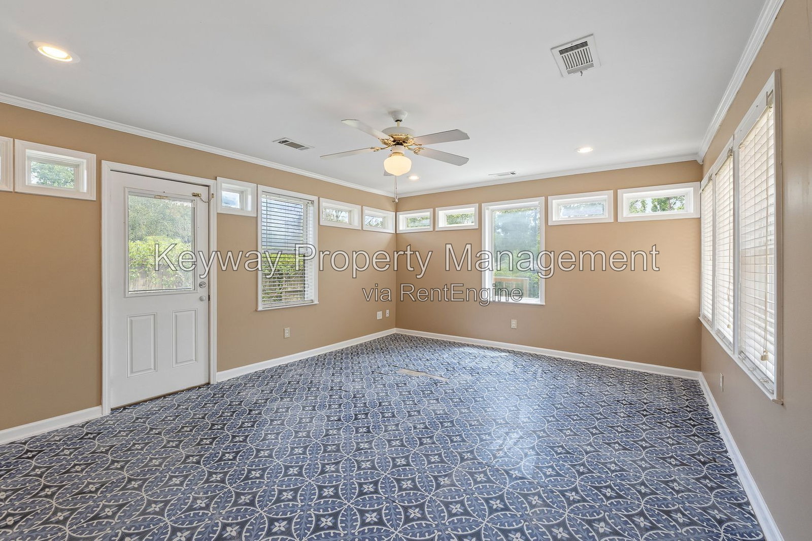 Gallery Image 19