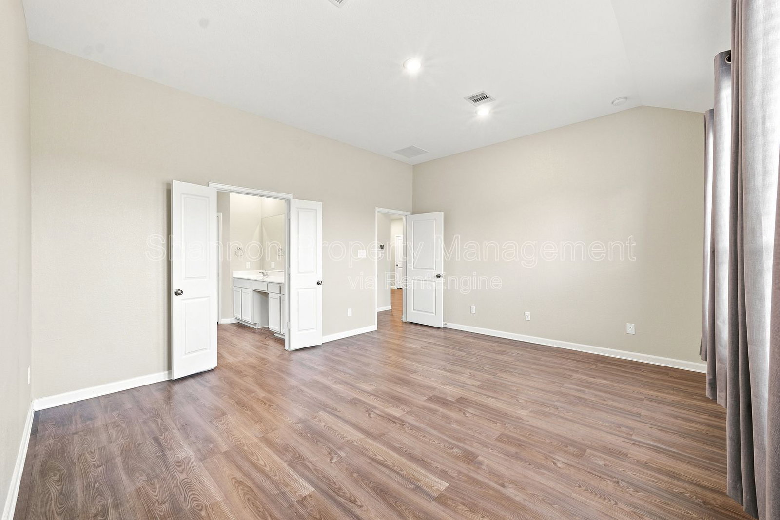 Gallery Image 21