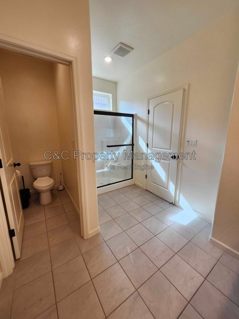 Gallery Image 17