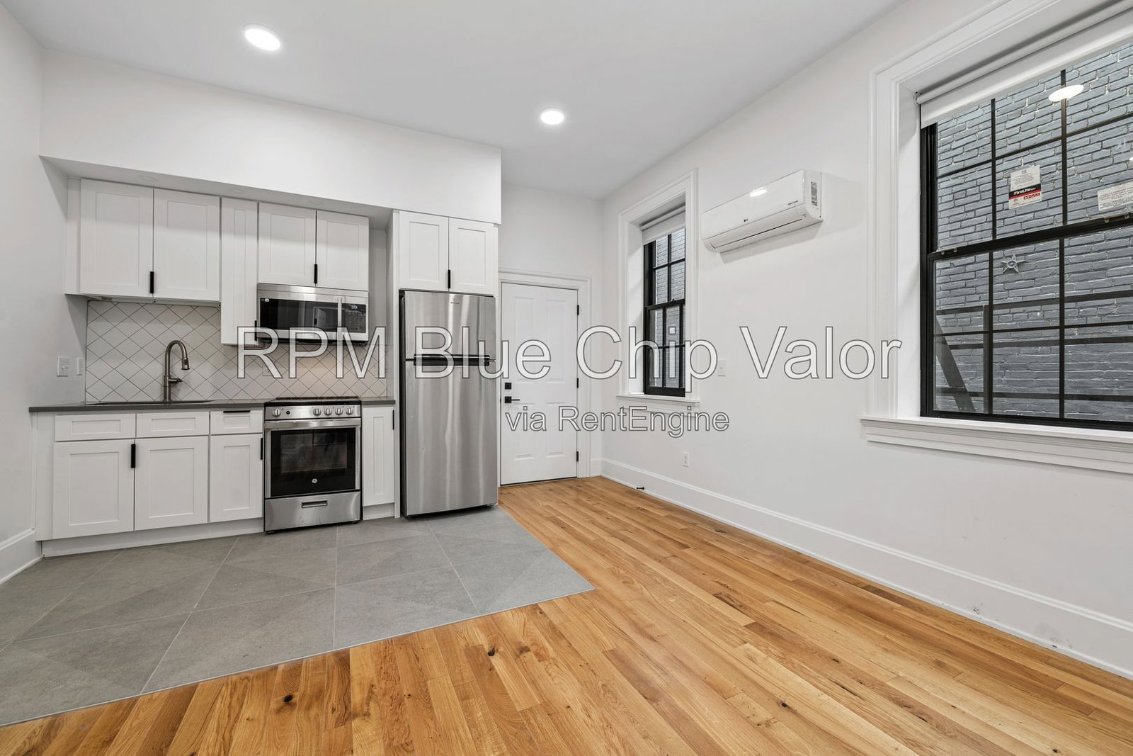 Gallery Image 0