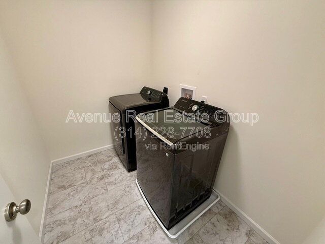 Gallery Image 16