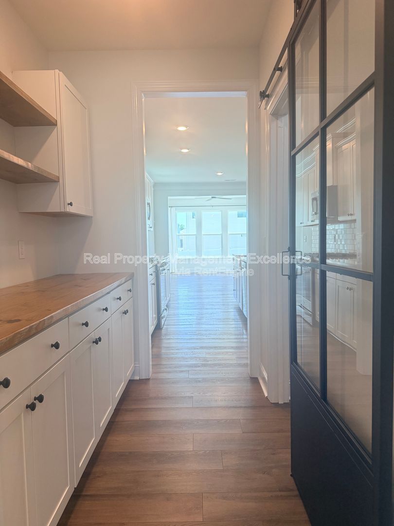 Gallery Image 11