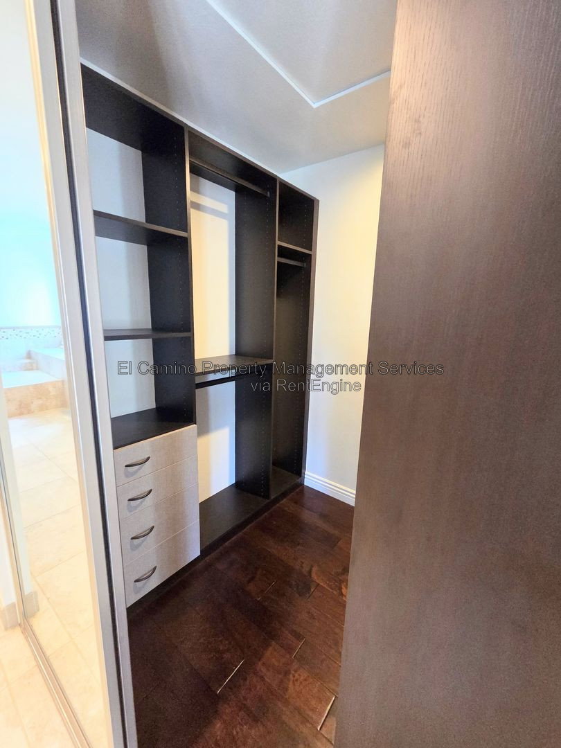 Gallery Image 34