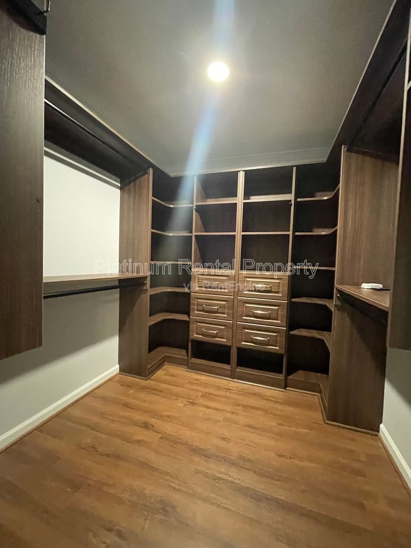 Gallery Image 30