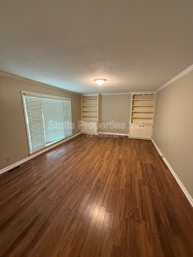 Gallery Image 6