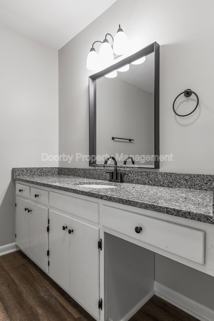 Gallery Image 18
