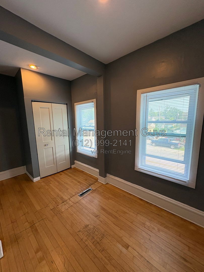 Gallery Image 0