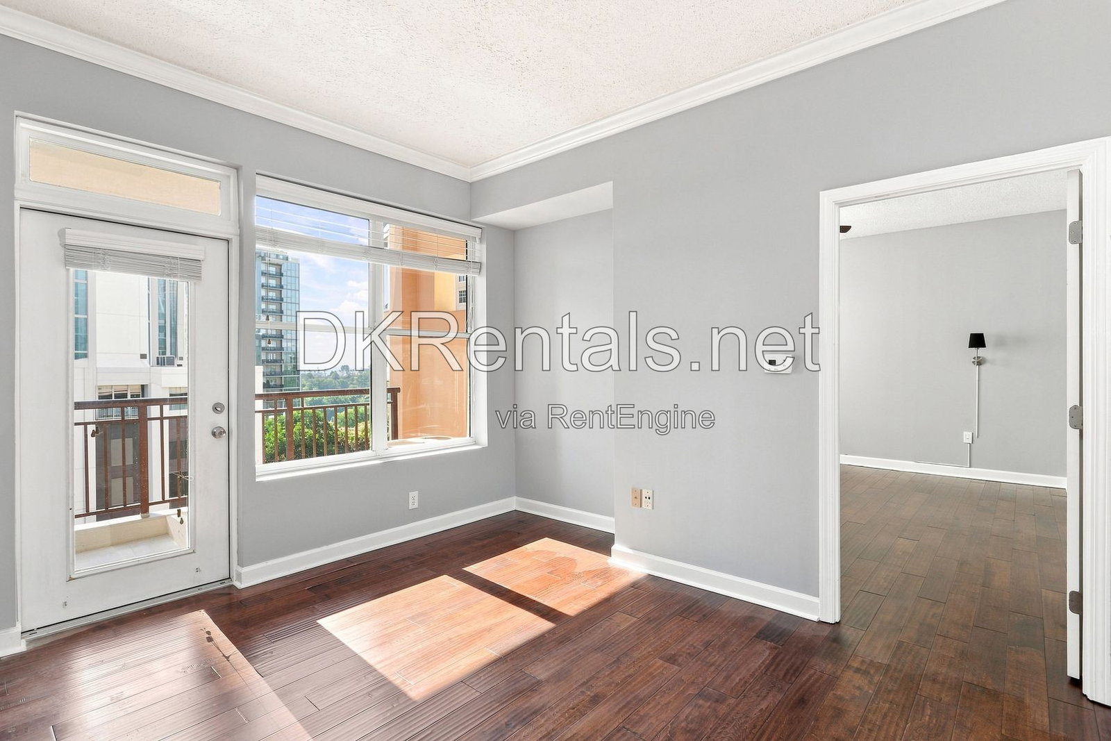 Gallery Image 0
