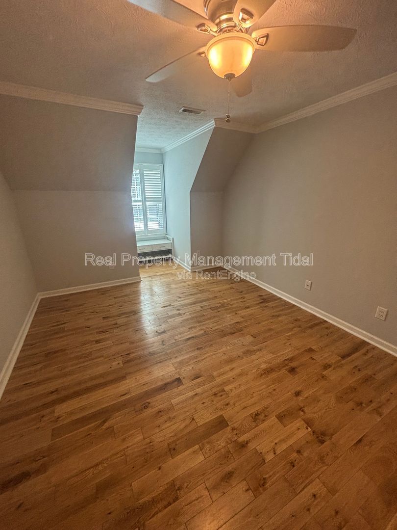 Gallery Image 16