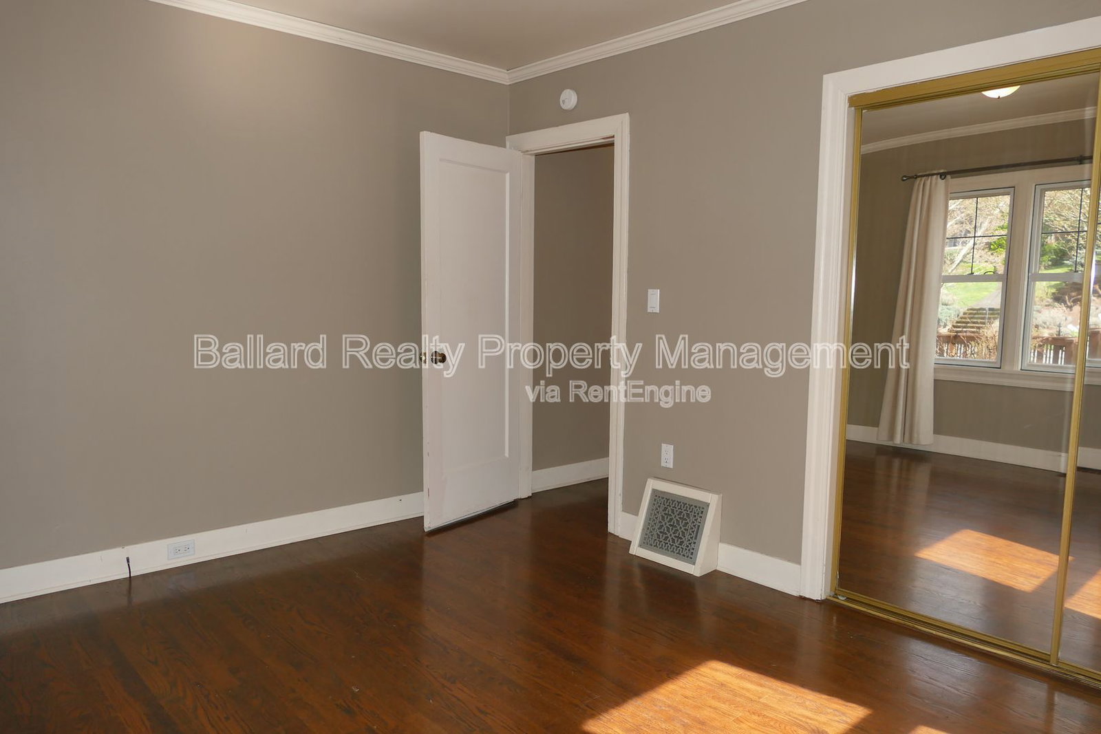 Gallery Image 19