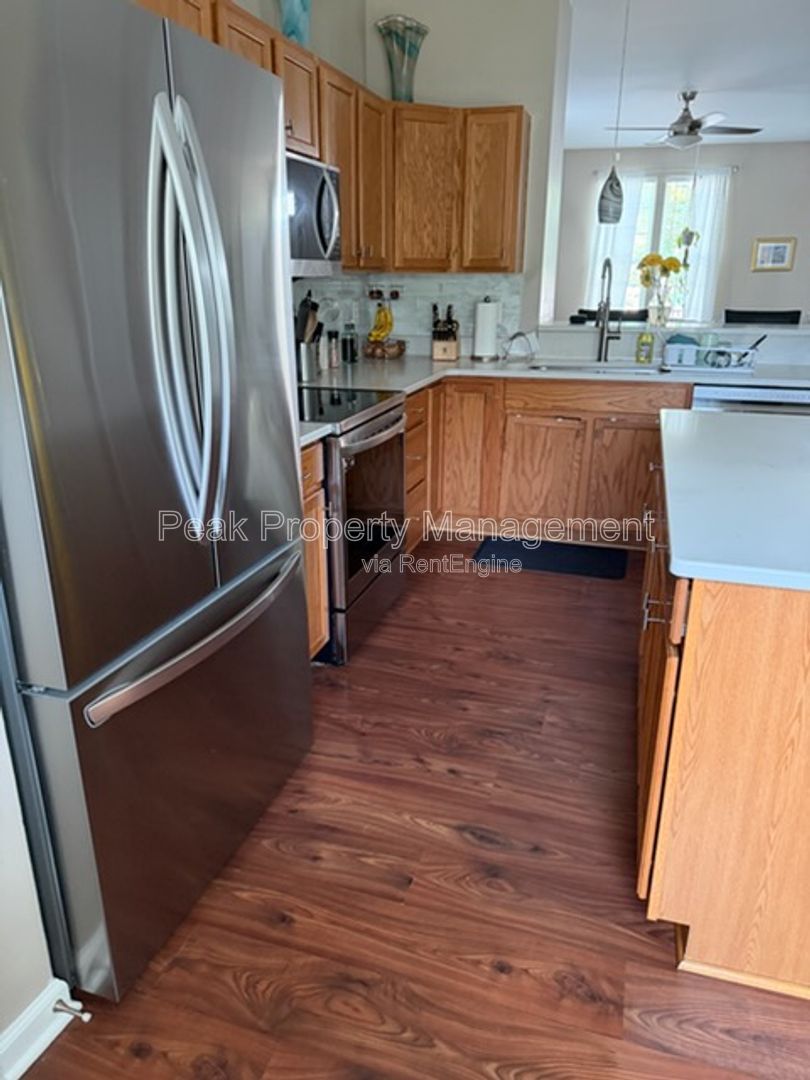 Gallery Image 15