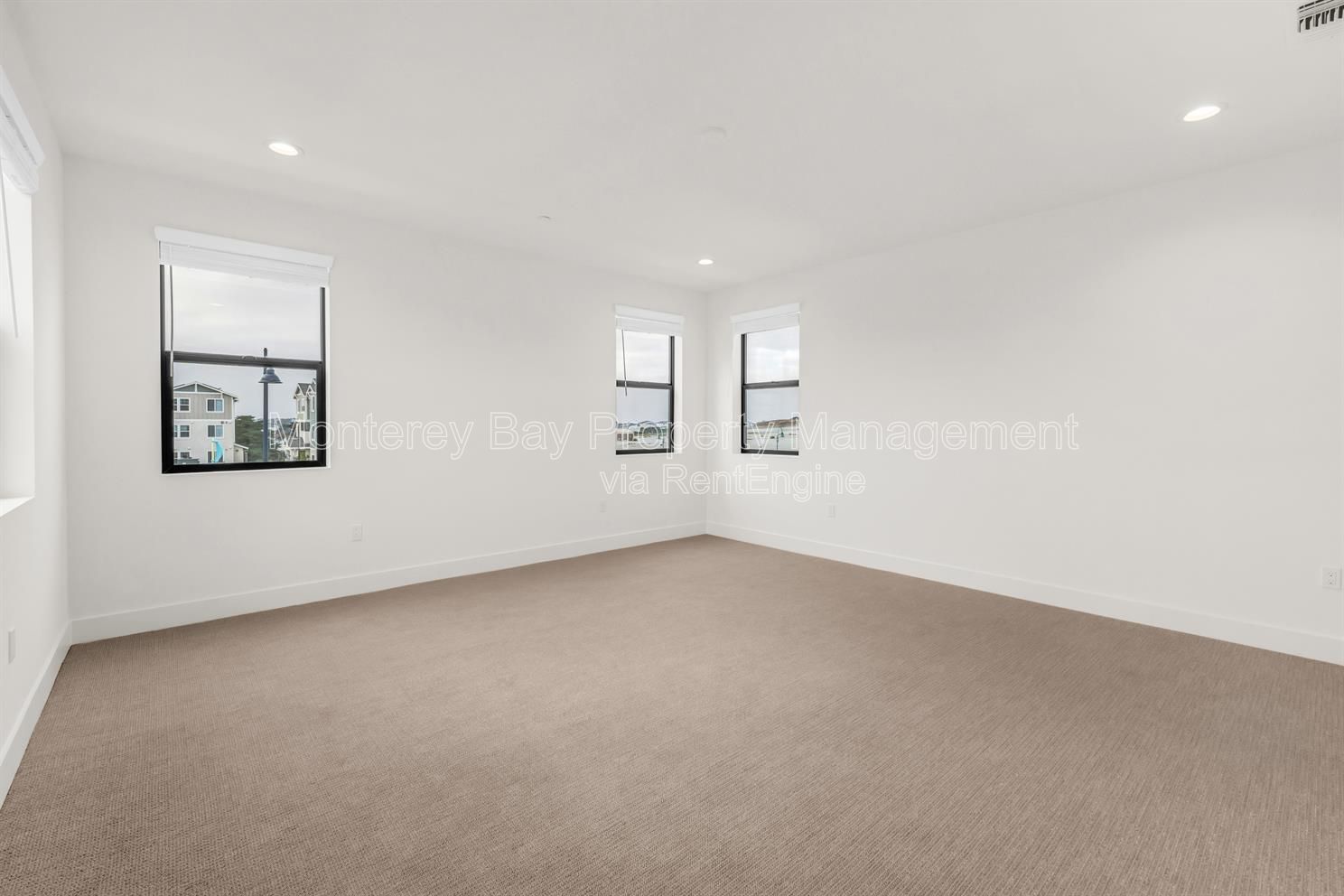 Gallery Image 30