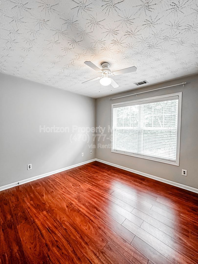 Gallery Image 16