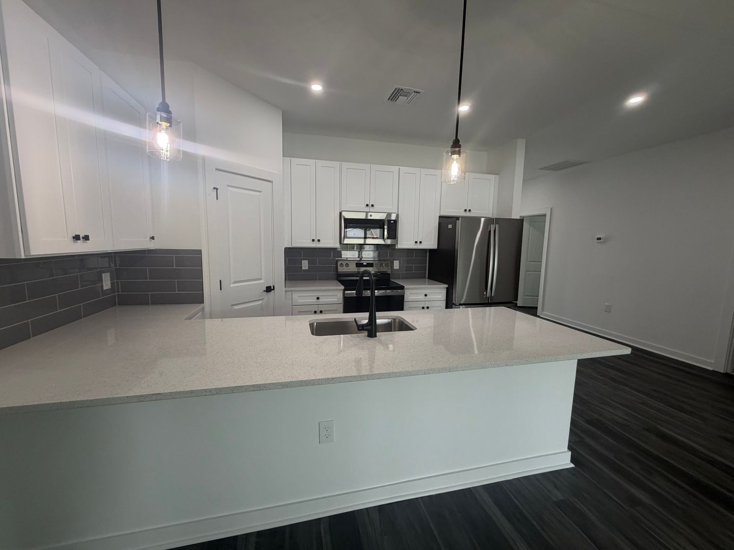 Gallery Image 0