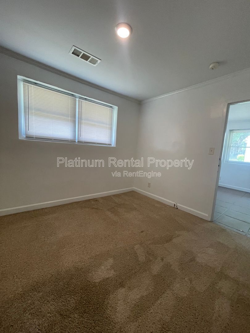 Gallery Image 16