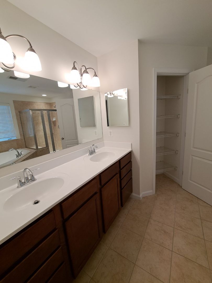 Gallery Image 38