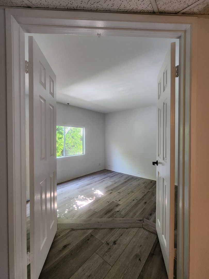 Gallery Image 16