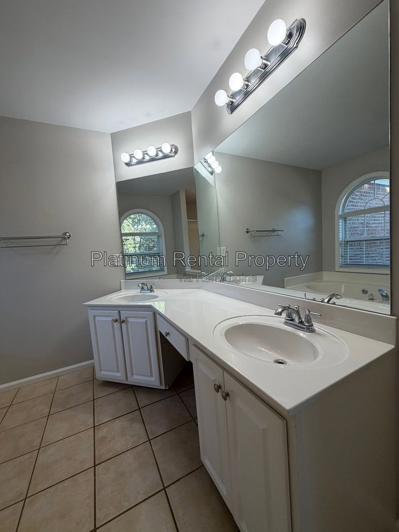 Gallery Image 15
