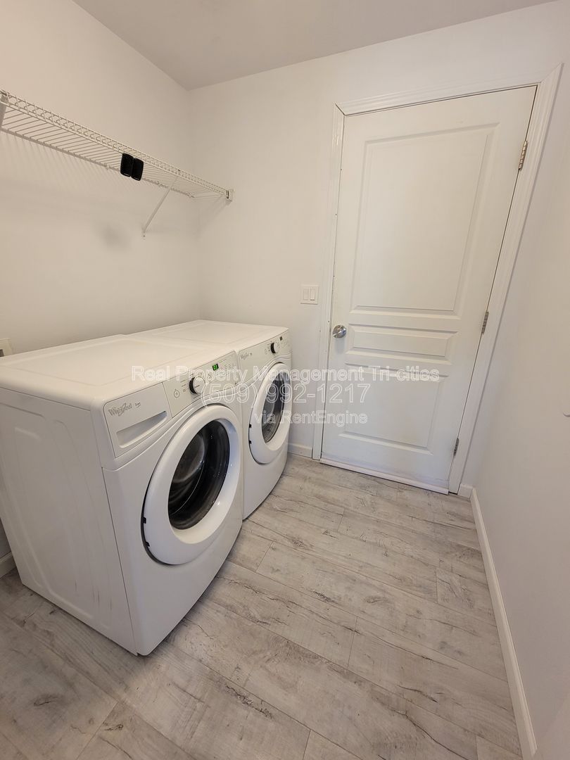 Gallery Image 13