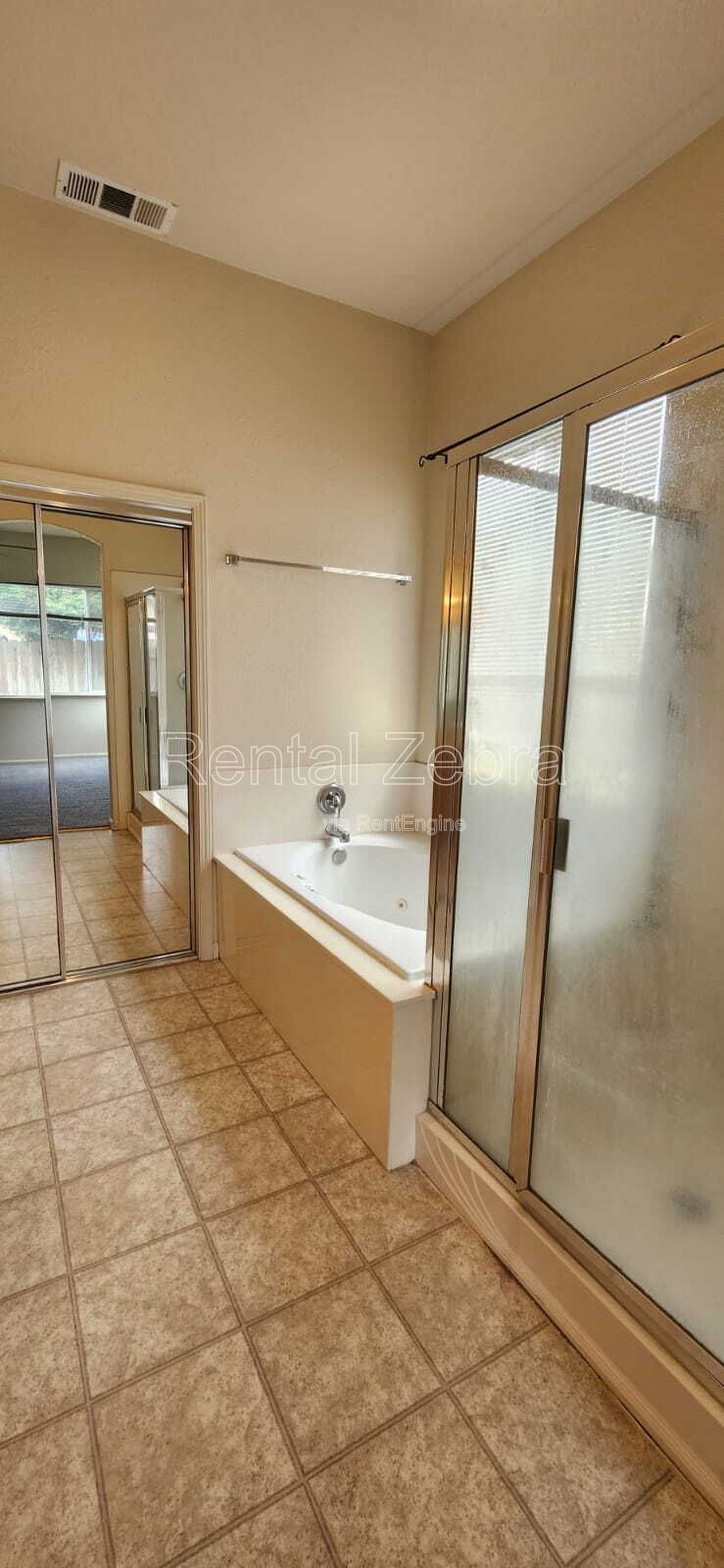 Gallery Image 19