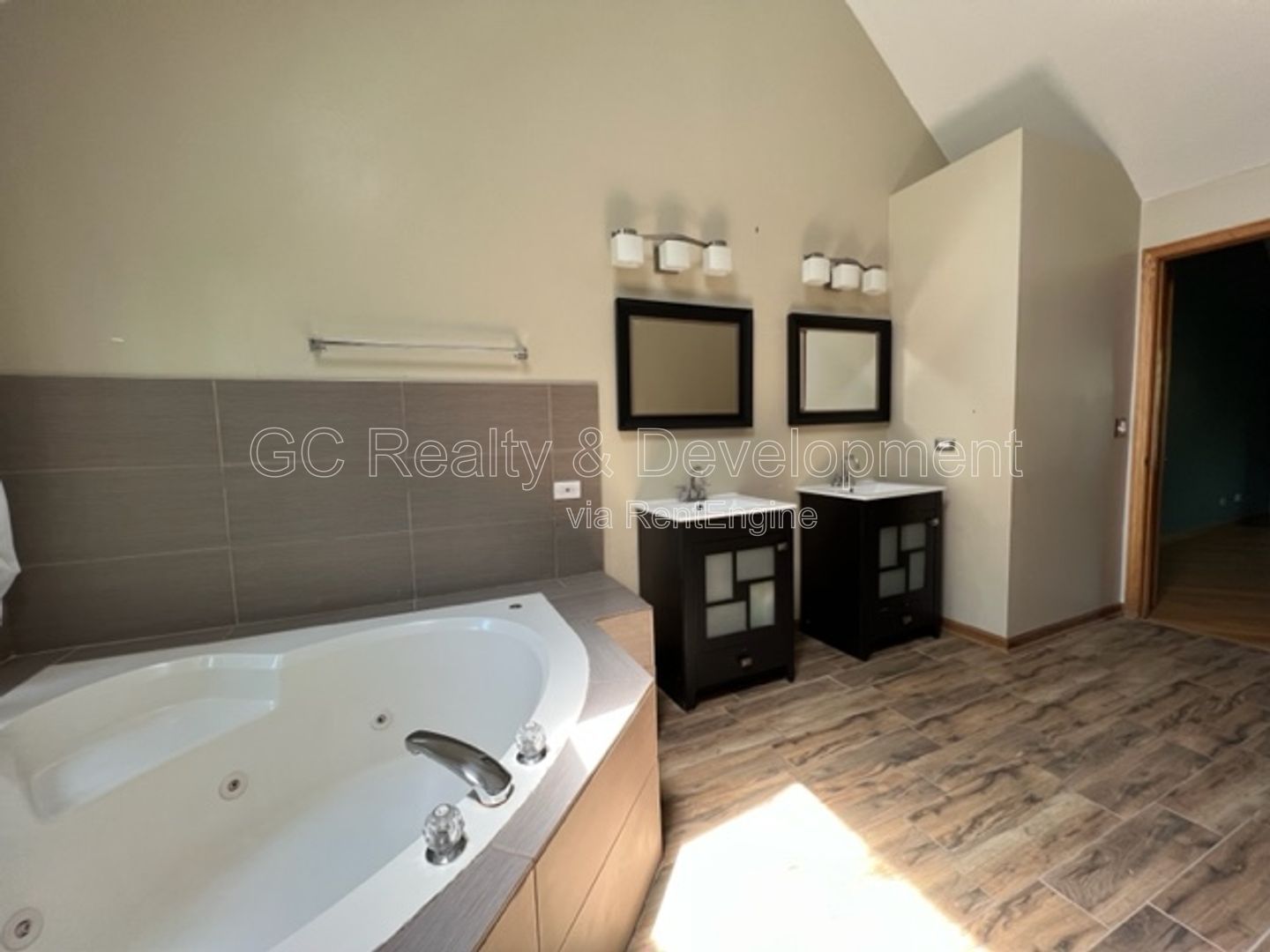 Gallery Image 18
