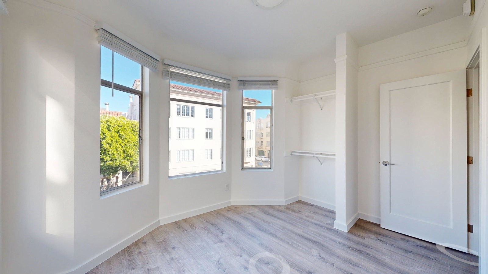 Gallery Image 0