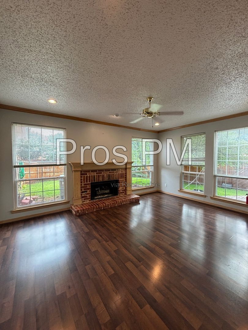 Gallery Image 13