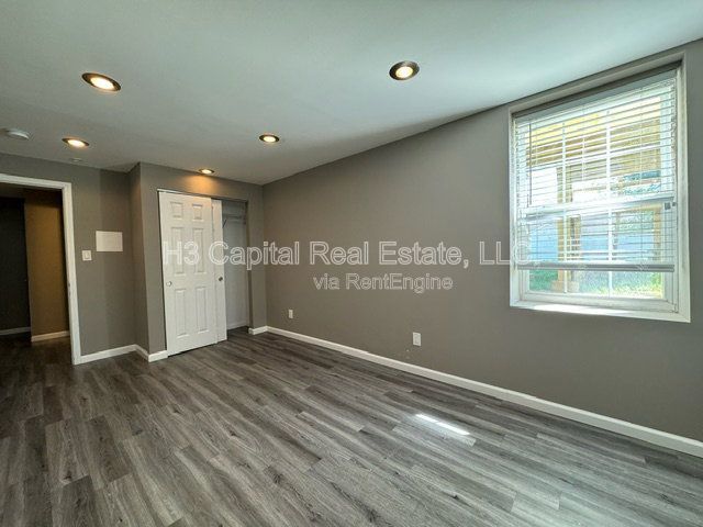 Gallery Image 33