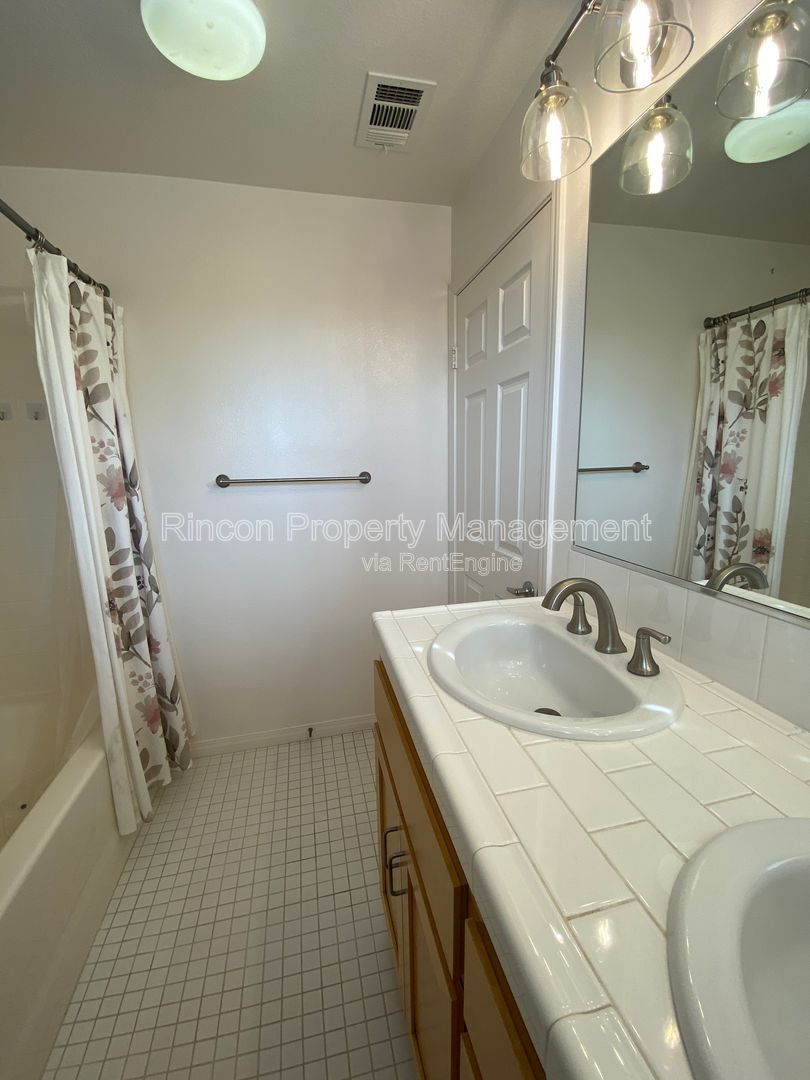 Gallery Image 16