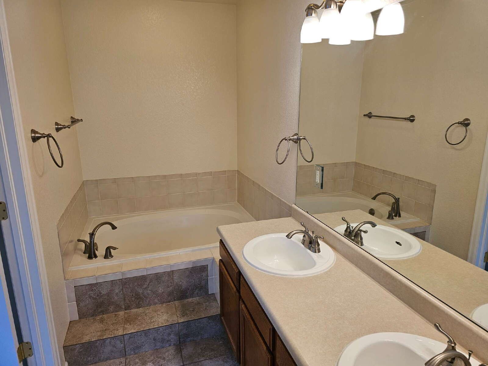 Gallery Image 19