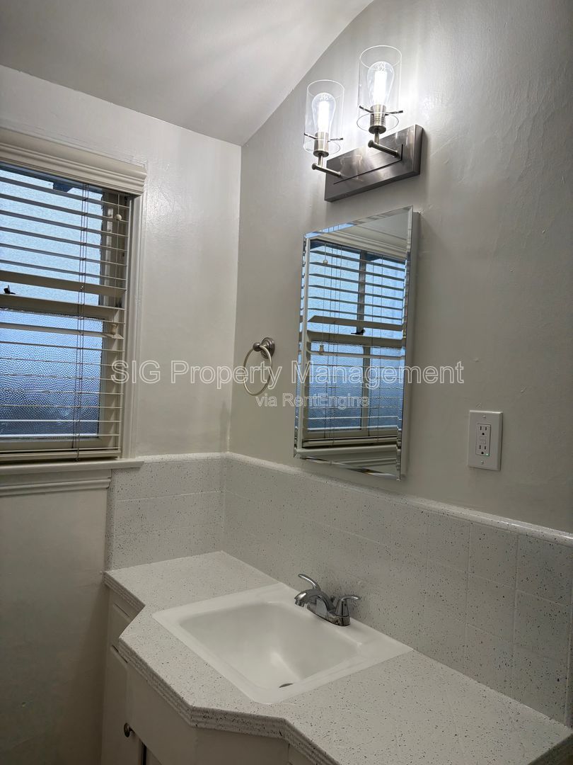 Gallery Image 19