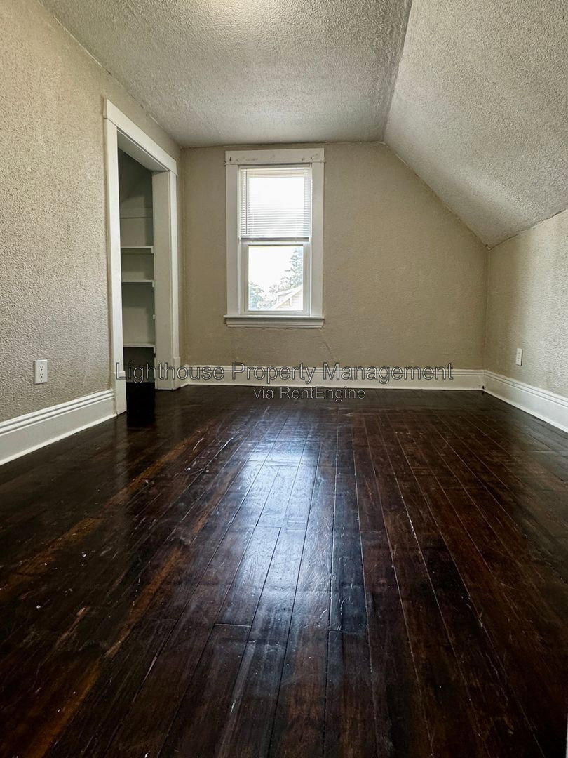 Gallery Image 14