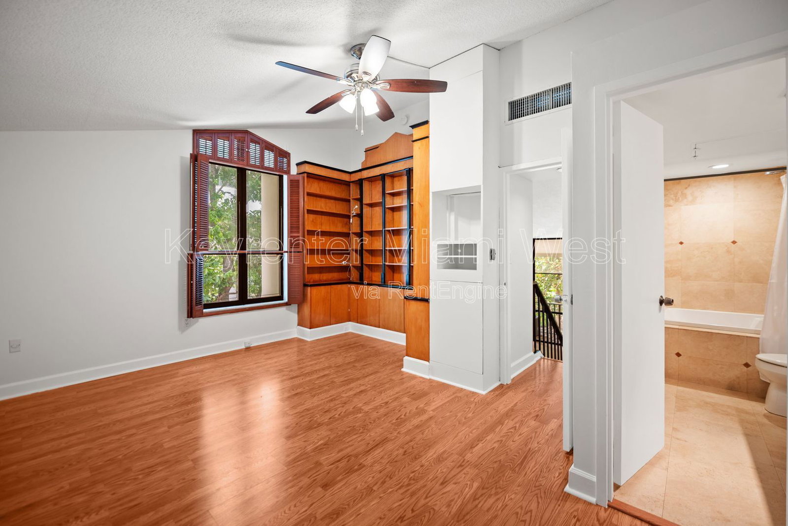 Gallery Image 15