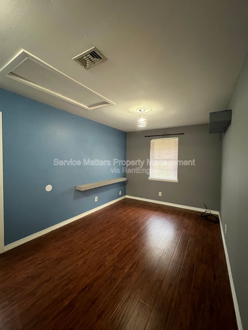Gallery Image 13