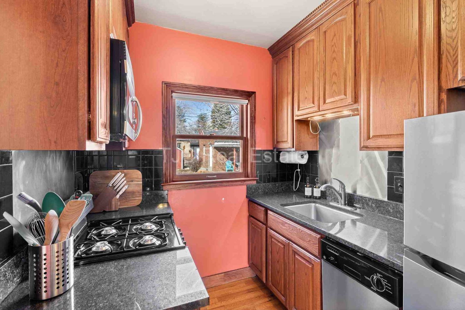 Gallery Image 13