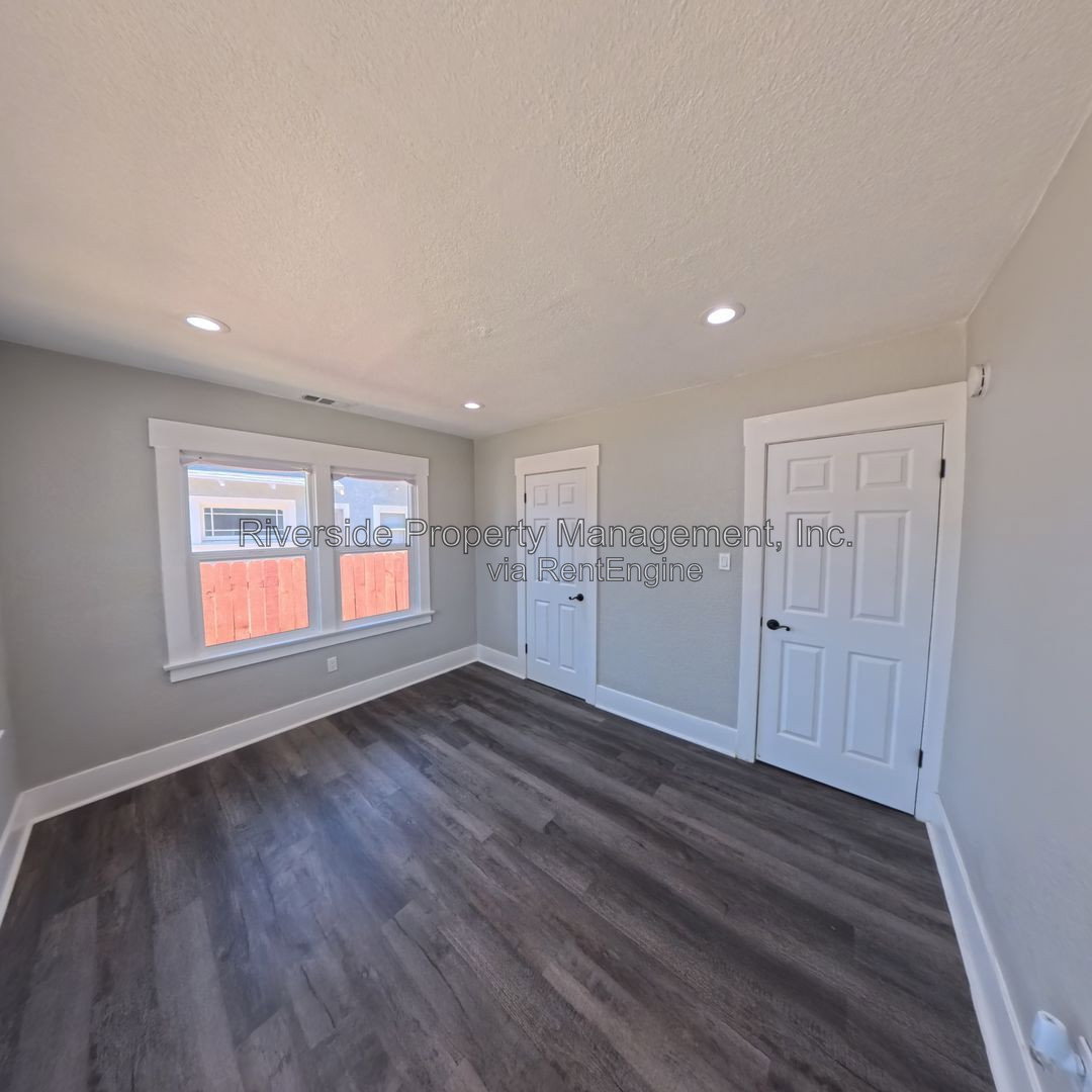 Gallery Image 16