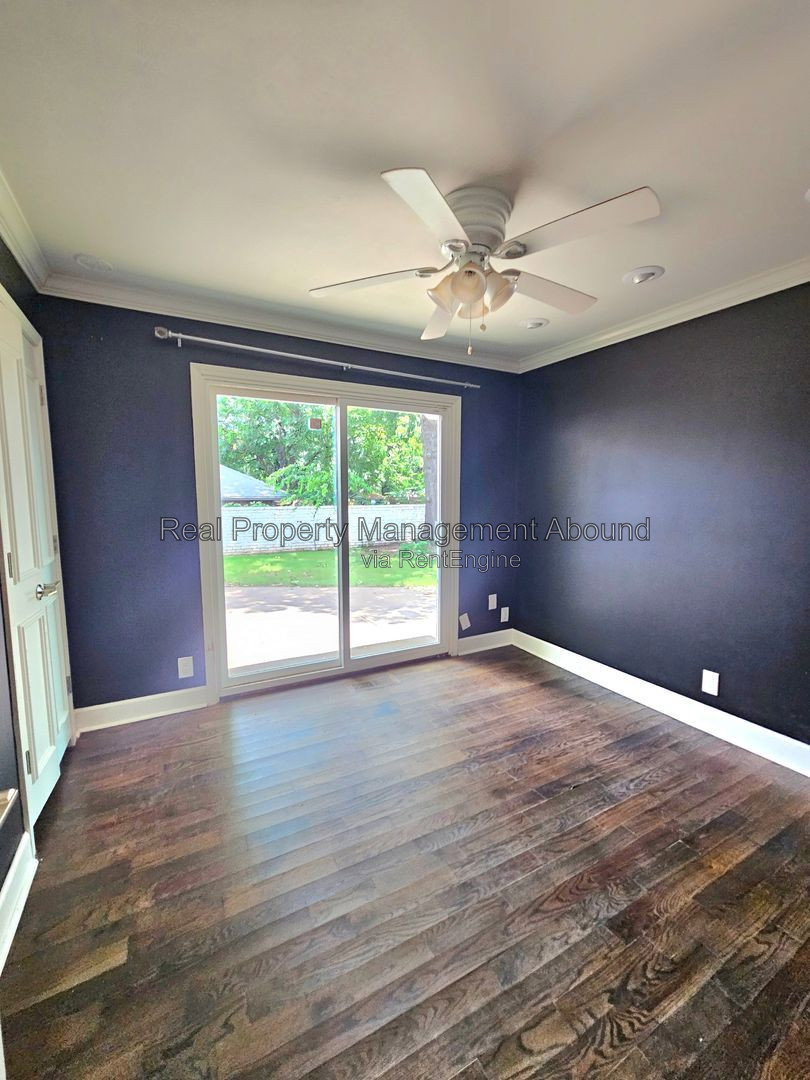 Gallery Image 17