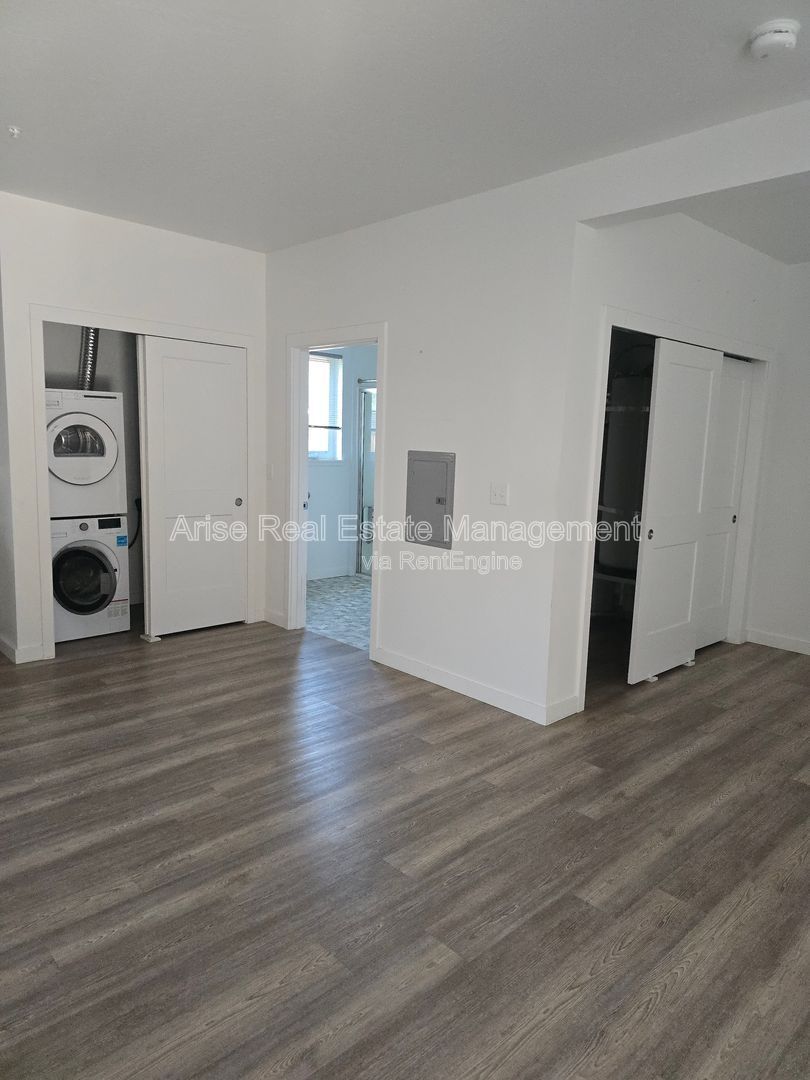 Gallery Image 6