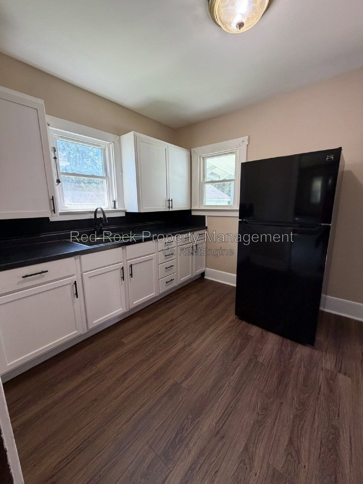 Gallery Image 0