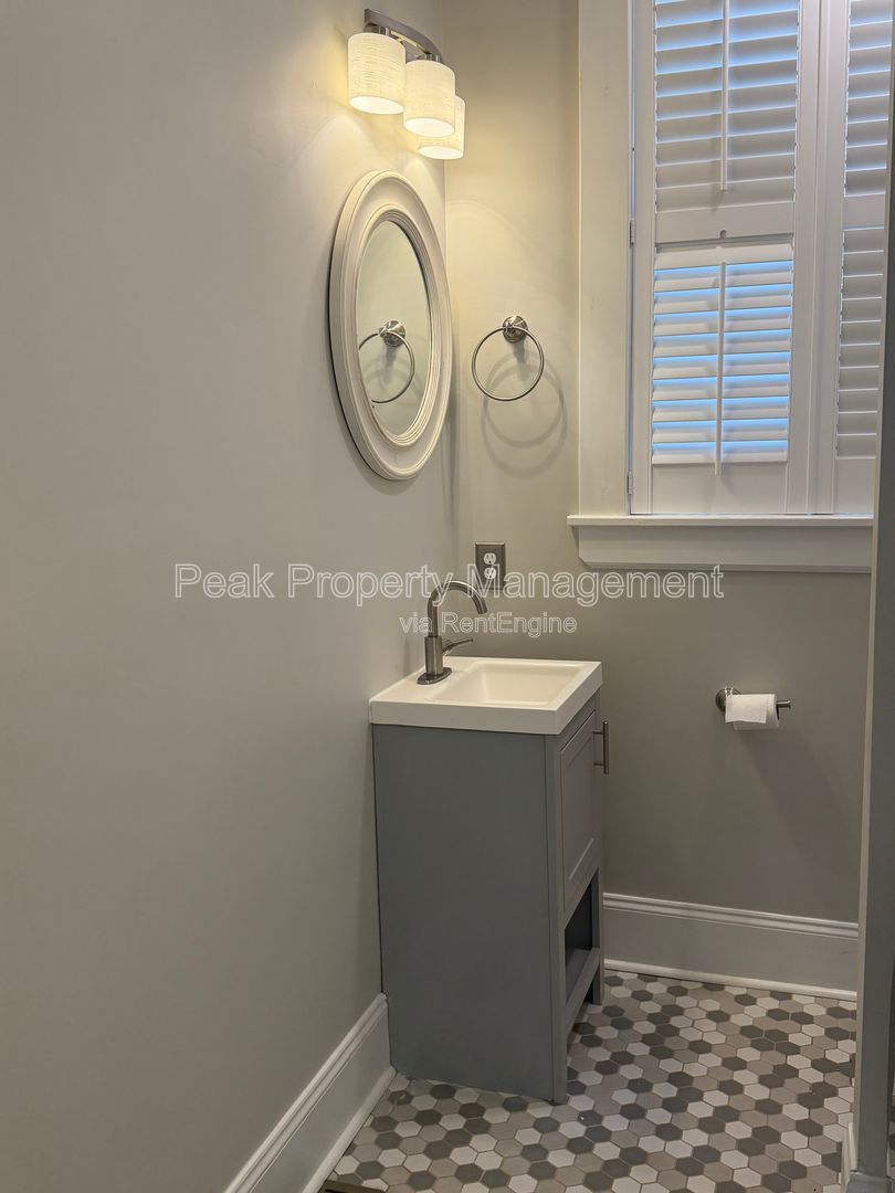 Gallery Image 12