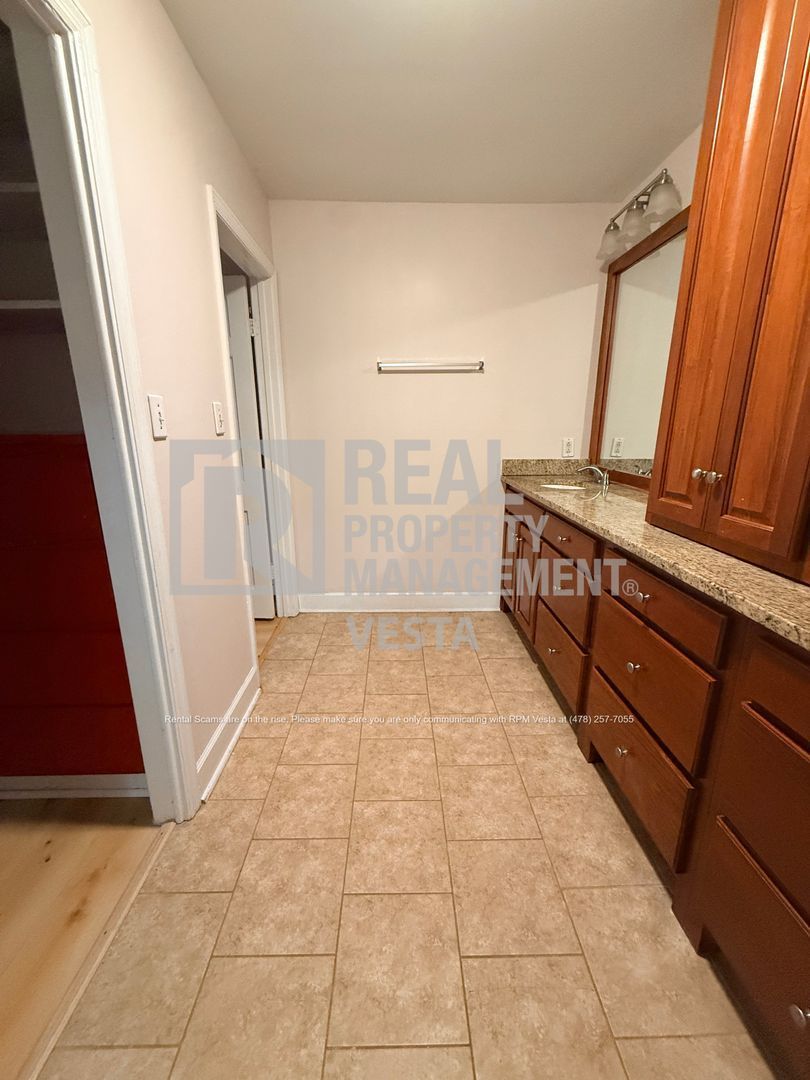 Gallery Image 18