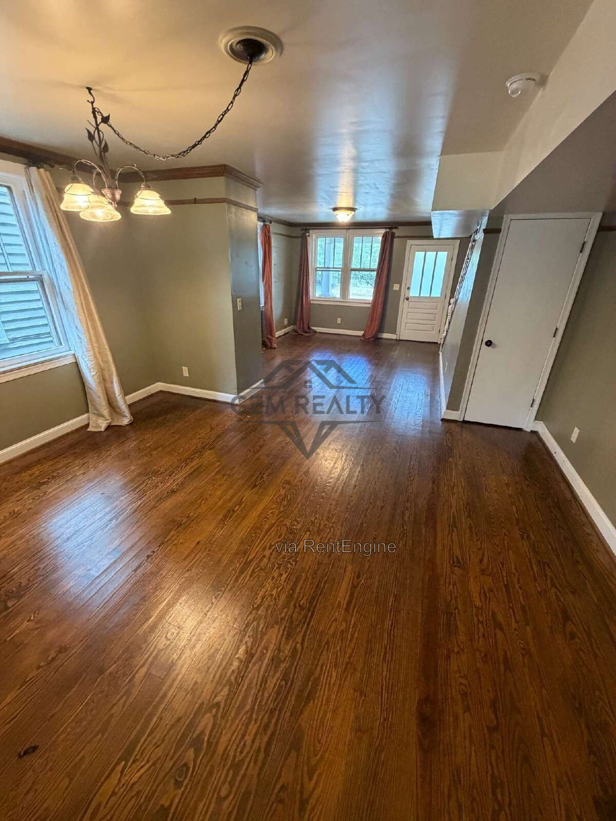 Gallery Image 13