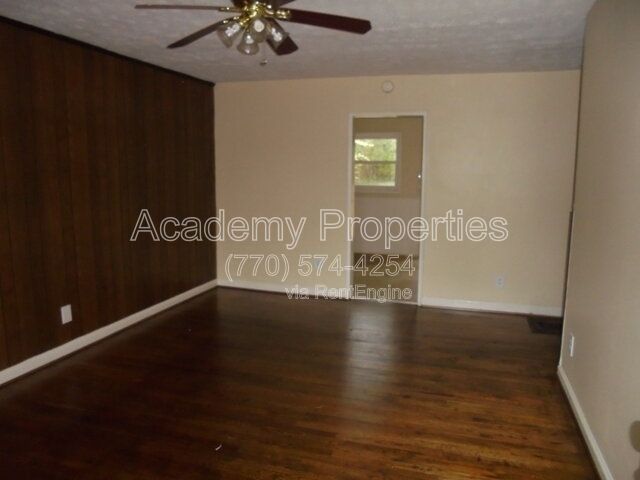 Gallery Image 0