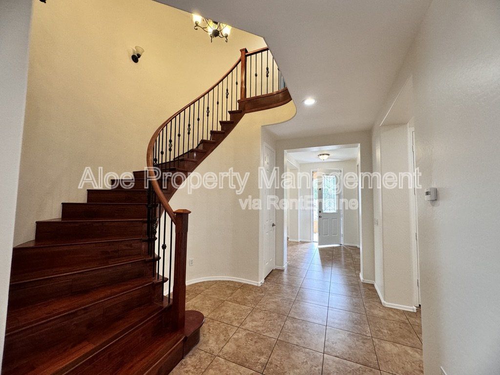 Gallery Image 33
